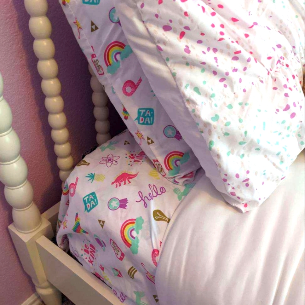 Super cute Pillowfort bedding